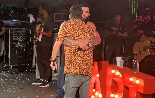 GUSTTAVO LIMA E KART LOVE AO VIVO - Noticia